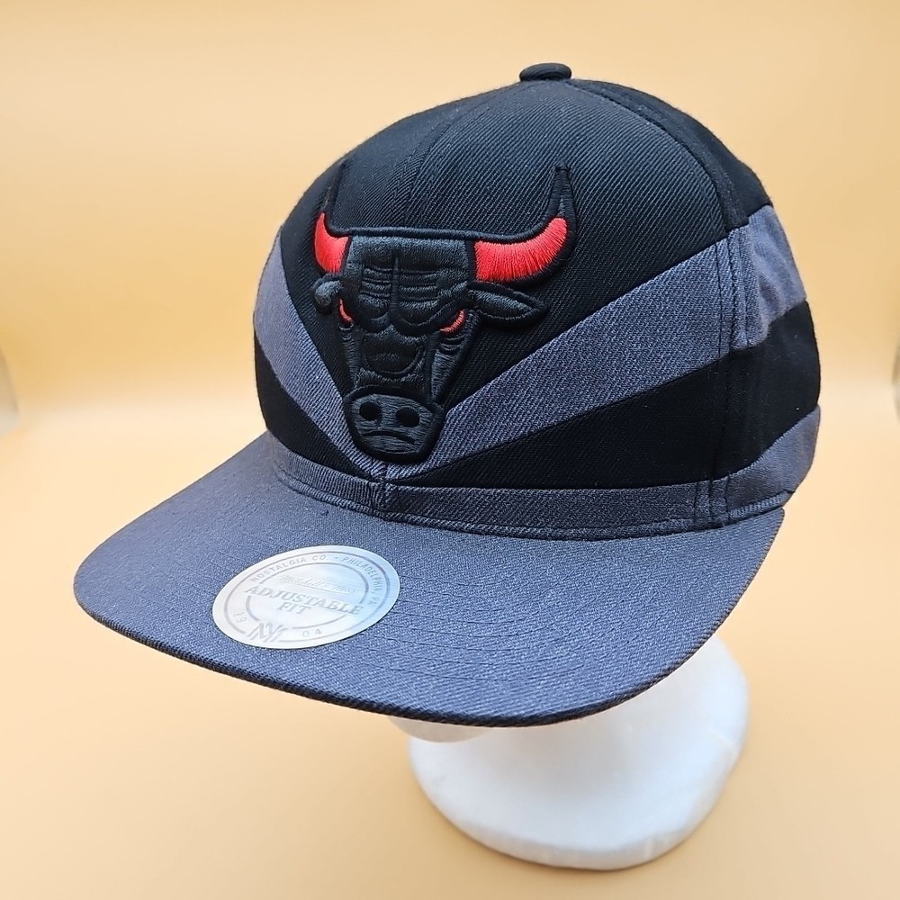 Chicago Bulls Hat Cap Mitchell & Ness Snapback One‎ Size Black Gray NBA